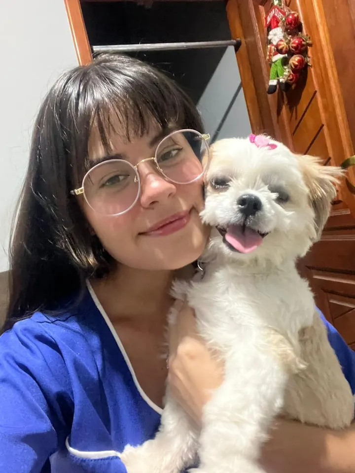Dra. Juliana com Shih Tzu